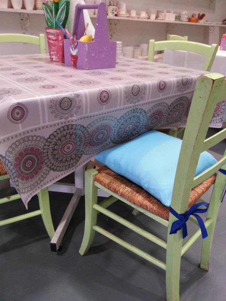 Color Cafe new table covers